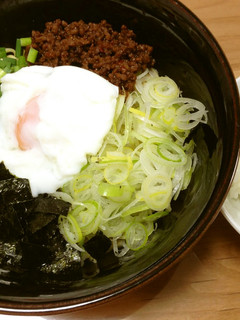 ピリ辛肉みそ担々まぜそば風ごまだれ冷やし-レシピのメイン写真