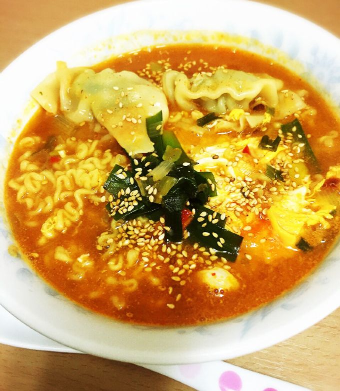 アレンジ♡豪華辛ラーメン by クック3KVXF4☆ 【クックパッド】 簡単