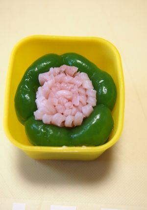 お弁当に簡単！可愛いおかず♡ピーマンお花-レシピのメイン写真