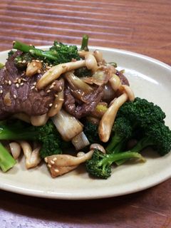 牛肉とブロッコリーのこっくり黒酢炒め-レシピのメイン写真