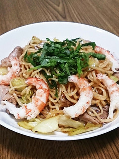 明太子バター醤油焼そばの大葉添え-レシピのメイン写真