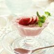 簡単!水切りヨーグルトで♪いちごのムース