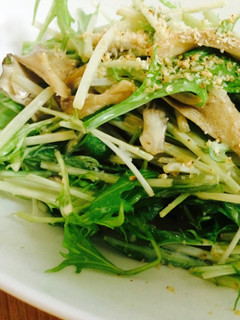 材料2つで簡単☆舞茸と水菜のサラダ-レシピのメイン写真