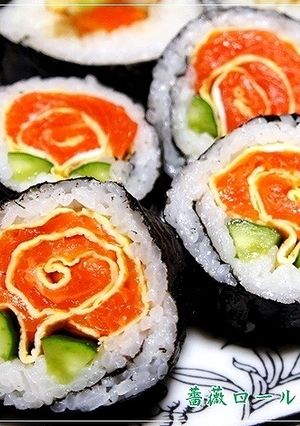 雛祭母の日に❀薔薇ロール寿司（細工寿司）-レシピのメイン写真