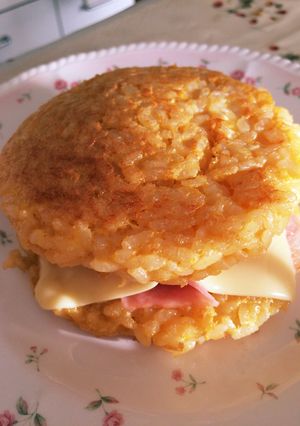 朝ごはんに 簡単！たまごライスバーガー-レシピのメイン写真