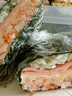 ✿春ピクニック✿三色おにぎらず-レシピのメイン写真