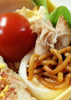 卵カップに焼きそば♪-レシピのメイン写真