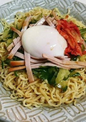 とろ～り♪温玉とキムチ添え ごまだれ冷麺-レシピのメイン写真