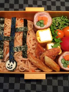 マルちゃん焼そばであみだくじ◉デコ弁-レシピのメイン写真