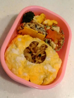 園児のお弁当☆かわいくオムそば弁当-レシピのメイン写真