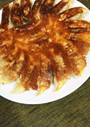 市販の格安餃子を！お家で羽根つき絶品餃子-レシピのメイン写真