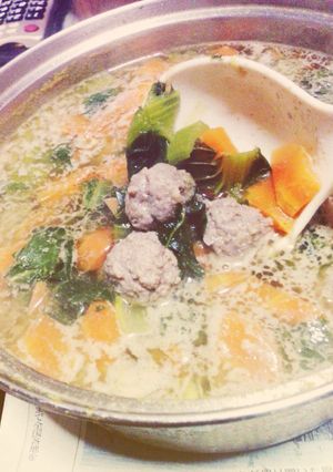 小松菜と肉団子のコンソメスープ-レシピのメイン写真