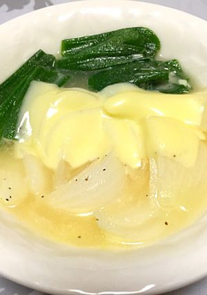 新玉ねぎの簡単コンソメスープ蒸し-レシピのメイン写真