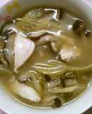 セロリ　鶏肉　椎茸　しめじの　塩煮込み！