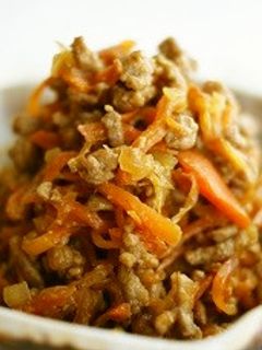 油不使用! 人参とひき肉の味噌炒め-レシピのメイン写真