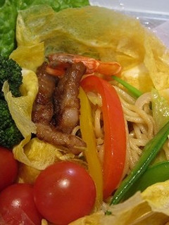 お花畑で焼肉焼きそば弁当-レシピのメイン写真