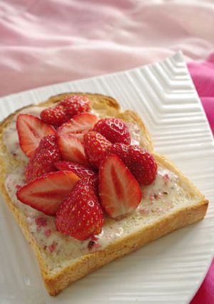 いちごと桜のフルーツサンド-レシピのメイン写真
