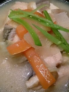 具だくさん◎鮭の豚汁風お味噌汁-レシピのメイン写真