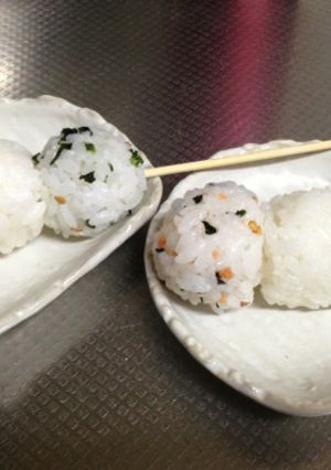 ひなまつり♩3色だんごおにぎり-レシピのメイン写真