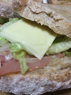 生ハムライ麦パンサンド-レシピのメイン写真