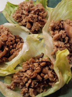 鶏ミンチと椎茸の中華そぼろ♪レタス包み-レシピのメイン写真