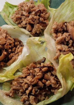 鶏ミンチと椎茸の中華そぼろ♪レタス包み-レシピのメイン写真