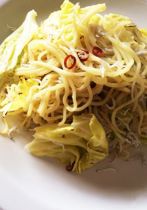 キャベツとしらすのペペロン焼きそば-レシピのメイン写真