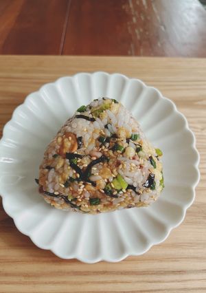 天かすと塩こんぶのおにぎり。お弁当にも-レシピのメイン写真