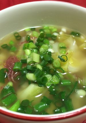斬新な味！キャベツとコンビーフのスープ-レシピのメイン写真