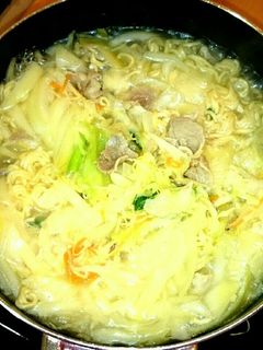 袋ラーメンで簡単❗野菜たっぷりラーメン鍋-レシピのメイン写真