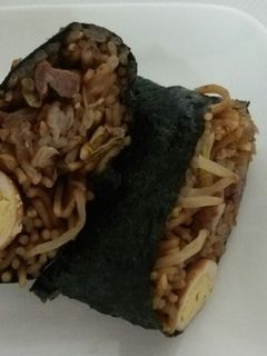 時短!そばめしおにぎらず-レシピのメイン写真