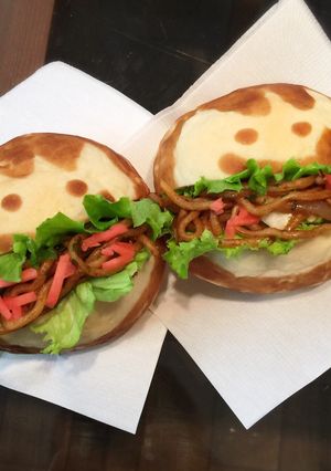 マルちゃん焼そばを食べてるマルちゃん♡-レシピのメイン写真