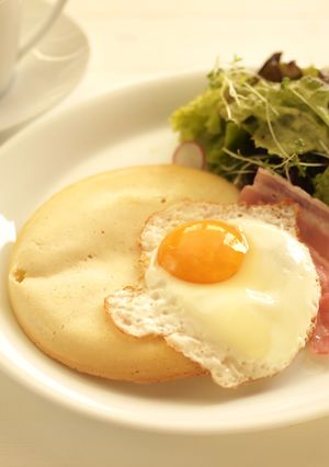 混ぜて焼くだけ！簡単お食事パンケーキ-レシピのメイン写真