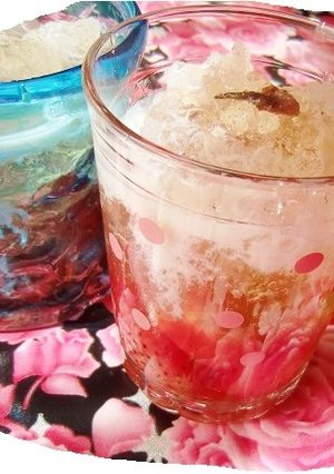 桜の花入りクラッシュゼリー練乳がけ-レシピのメイン写真