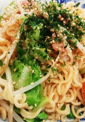 市販ラーメンでソース焼きそば-レシピのメイン写真