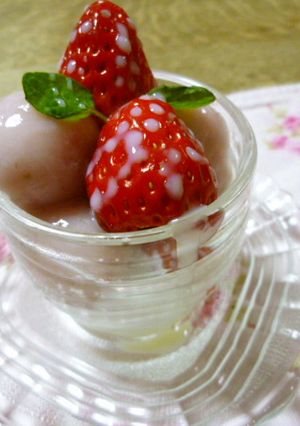 いちごミルク＋いちごピューレの桃色白玉入-レシピのメイン写真