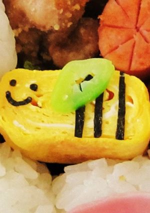 簡単♡卵焼きで【ハチさん】キャラ弁-レシピのメイン写真