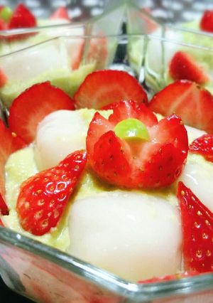 冷凍枝豆で♪苺とずんだクリームの白玉☆-レシピのメイン写真