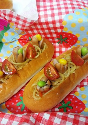 焼きそばの花畑ドッグ-レシピのメイン写真