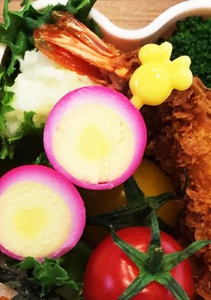 お弁当に華やか☆ピンクのうずらの卵-レシピのメイン写真