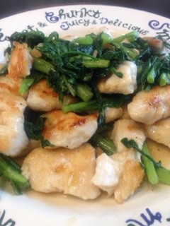 柔らか鶏胸肉と春菊のガーリック炒め-レシピのメイン写真