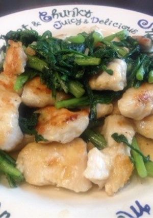 柔らか鶏胸肉と春菊のガーリック炒め-レシピのメイン写真