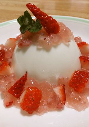 イチゴごろごろプリン-レシピのメイン写真