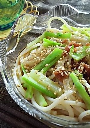 ブロッコリーの茎で簡単、美味しい麺料理-レシピのメイン写真