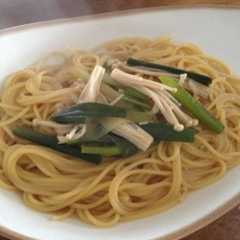 รูปของ 長ネギとえのきの和風スープパスタ
