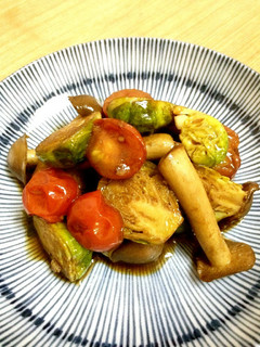 芽キャベツとミニトマトのバルサミコ炒め-レシピのメイン写真