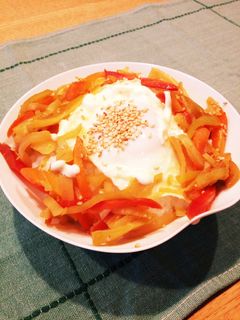 ランチに「きんぴらの半熟目玉焼き丼*」-レシピのメイン写真