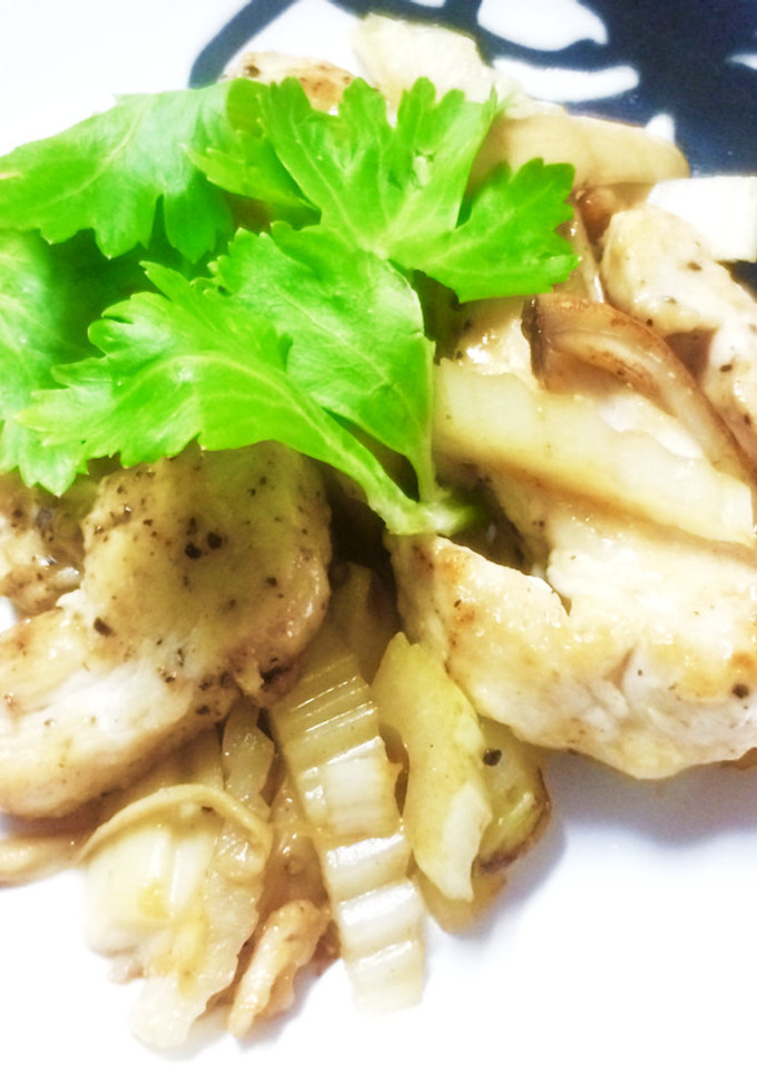 鶏胸肉とセロリ、エリンギの簡単炒め-レシピのメイン写真