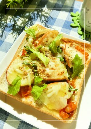 りんごとセロリのキムチーズトースト-レシピのメイン写真