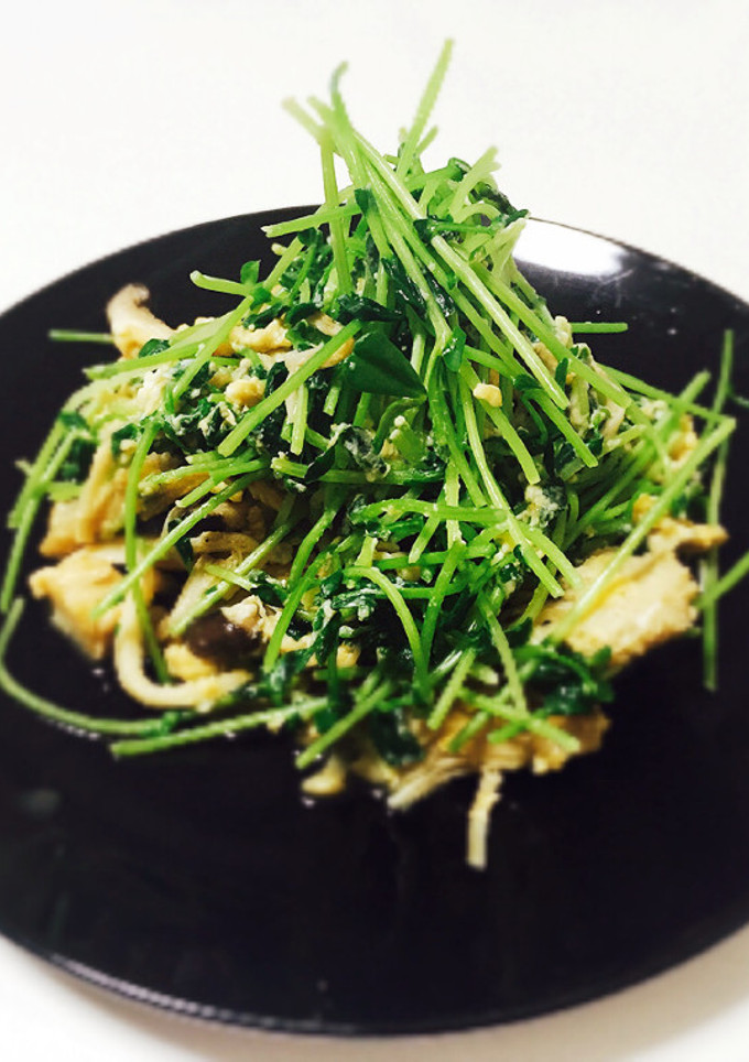 お手軽✧時短✧豆苗と卵ときのこの炒め物-レシピのメイン写真